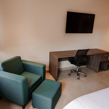 Hotel Centria Monterrey Buitenkant foto
