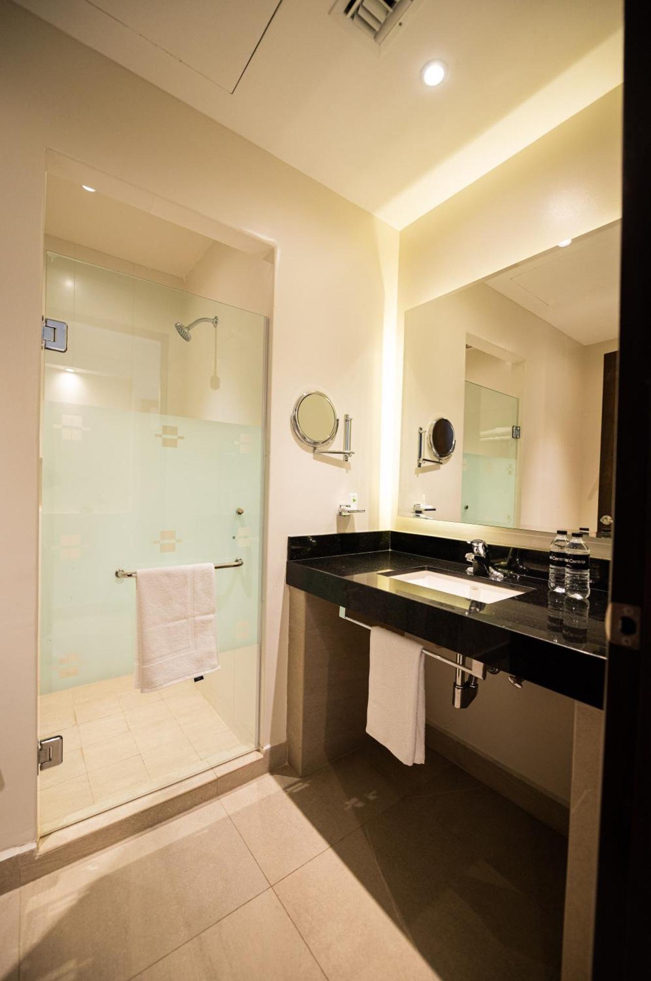 Hotel Centria Monterrey Buitenkant foto