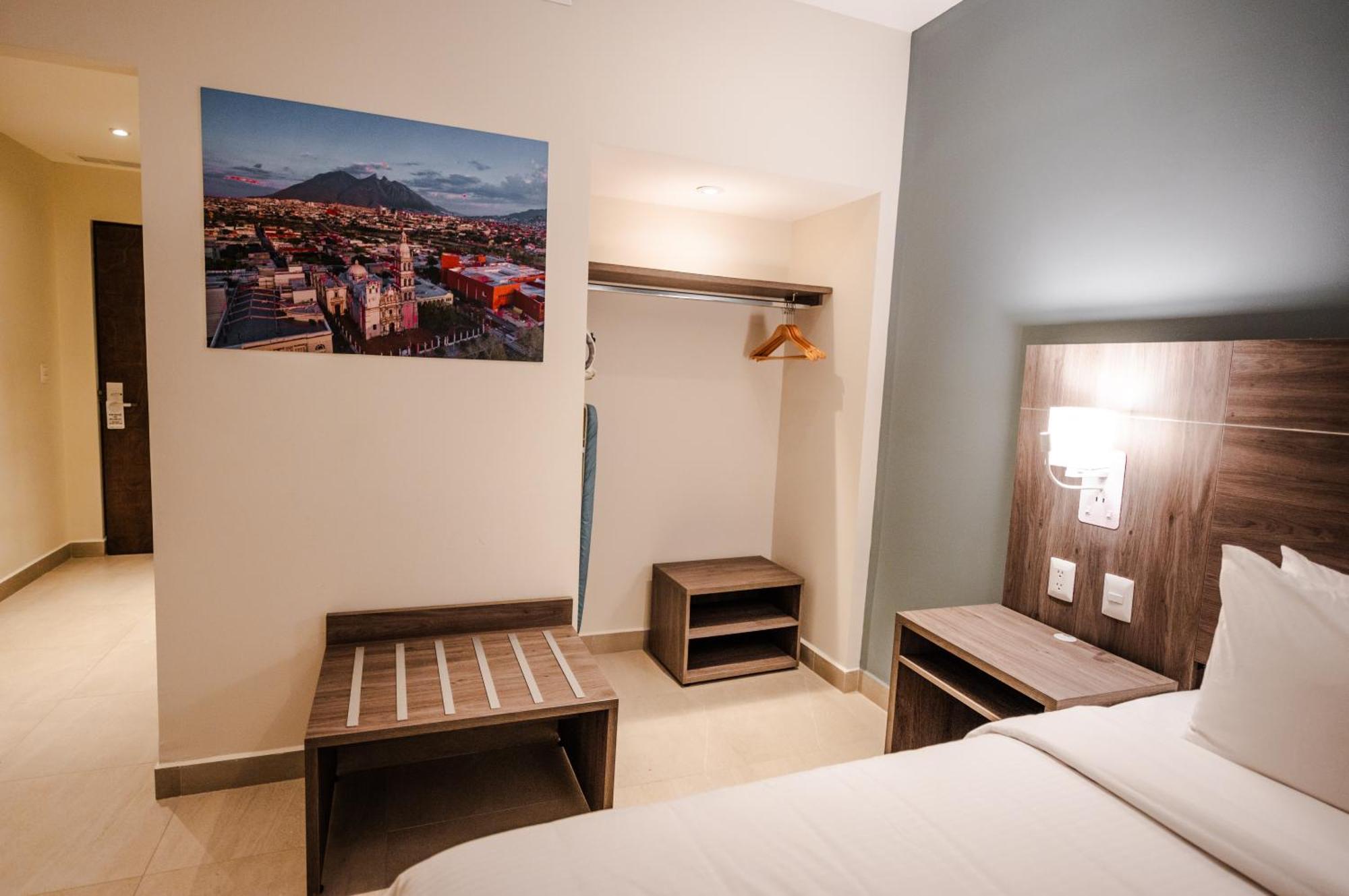 Hotel Centria Monterrey Buitenkant foto
